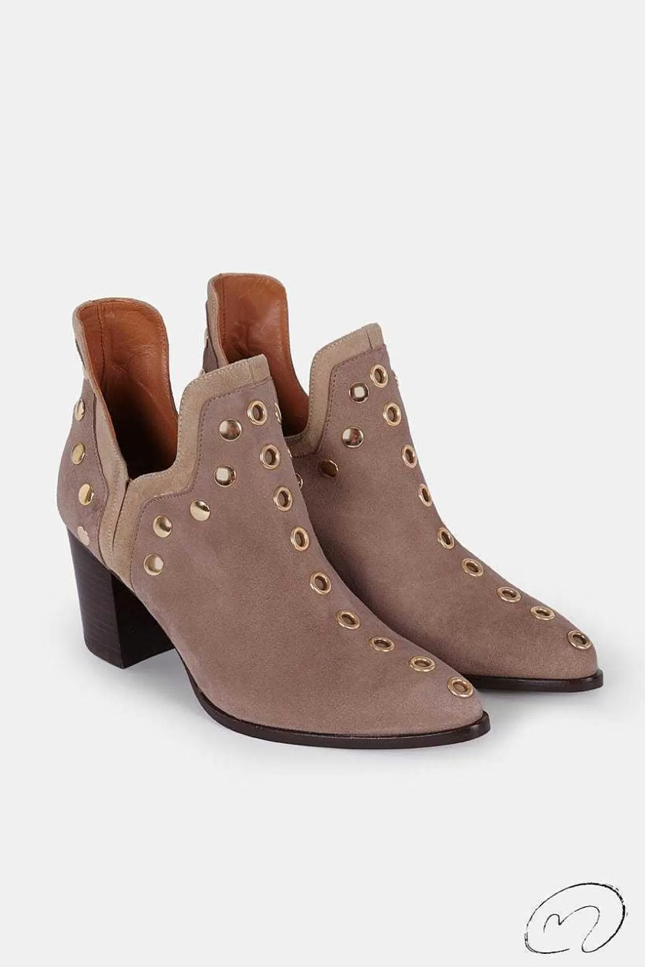 Punky Boots Ante Beige Con Tacón Tachas Oro 7Cm-MICUIR New